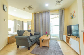 Luxury Escapes - Modern Budget studio with balcony in JLT!